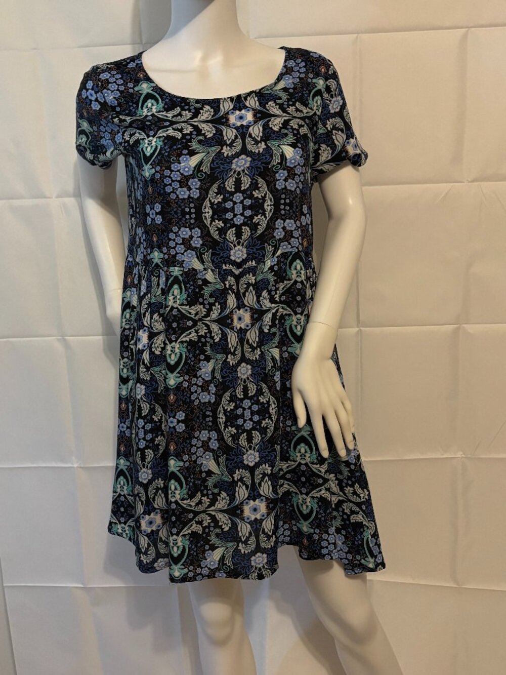 Forever 21 Blue Floral Paisley Fit & Flare Mini Dress Size Small